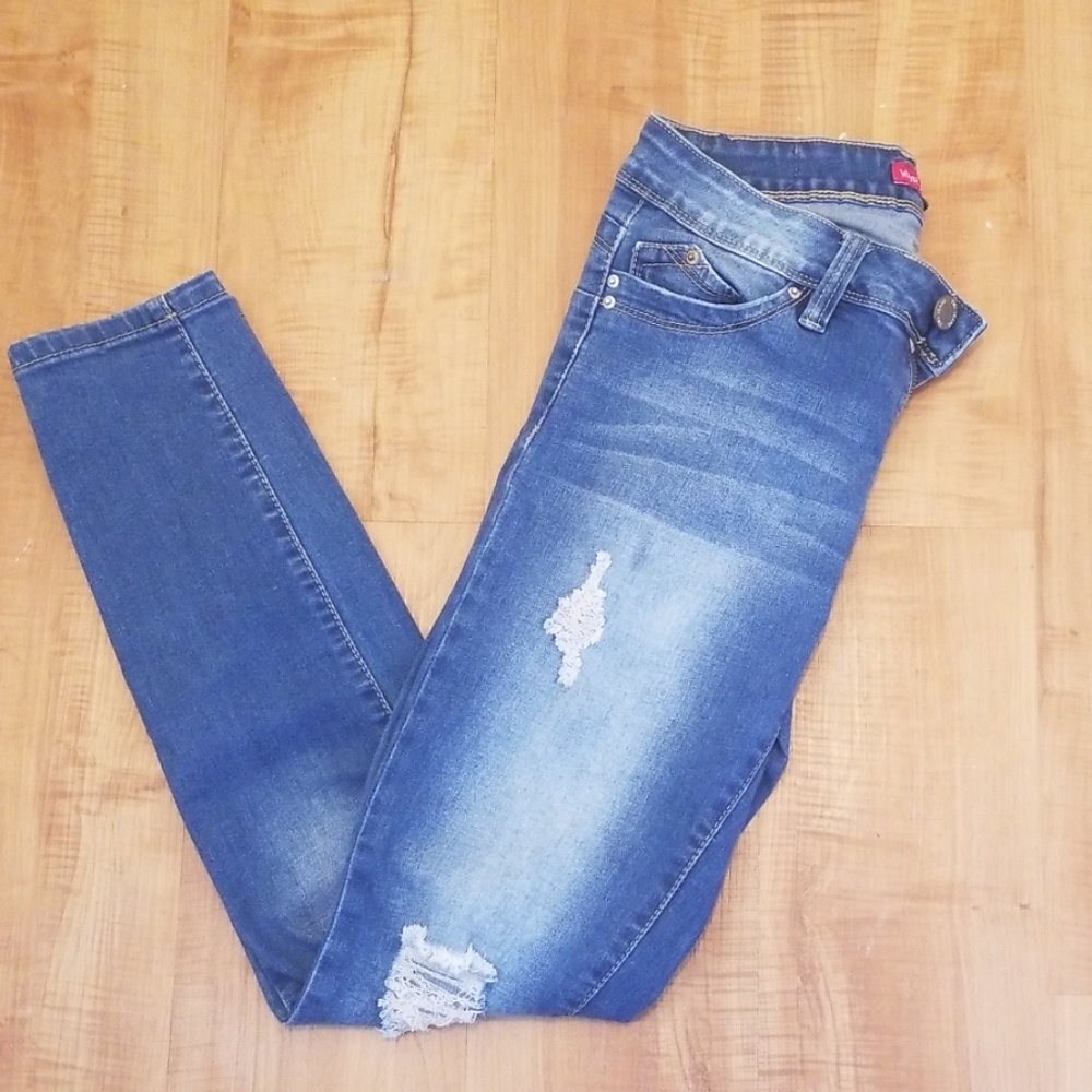 Ripped Skinny Jeans